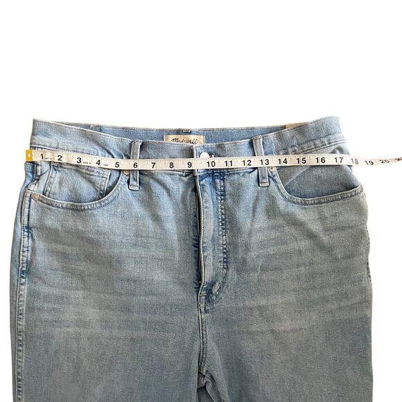 NWT Madewell High Rise Flare Jeans in Eversfield Knee-Rip Edition Size 32 - Picture 4 of 9